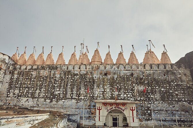 Divine Hills and Temples: Palitana Jain Temple Trekking Tour - The Practicalities: What’s Included and What’s Not