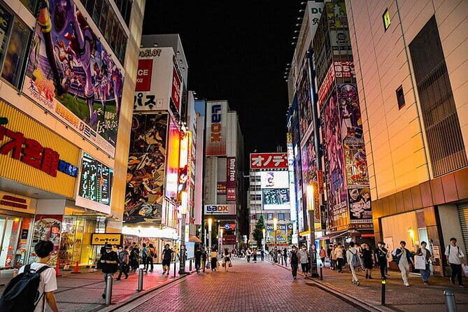 Eat Like a Local in Tokyo Walking Tour with Local Expert Guide - Who Should Consider This Tour?