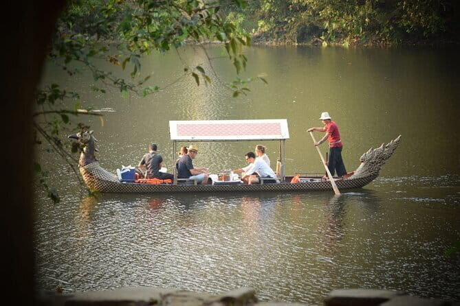 Enjoy Angkor in a Gondola Boat Ride Day or Sunset Tour - Who Should Consider This Tour?