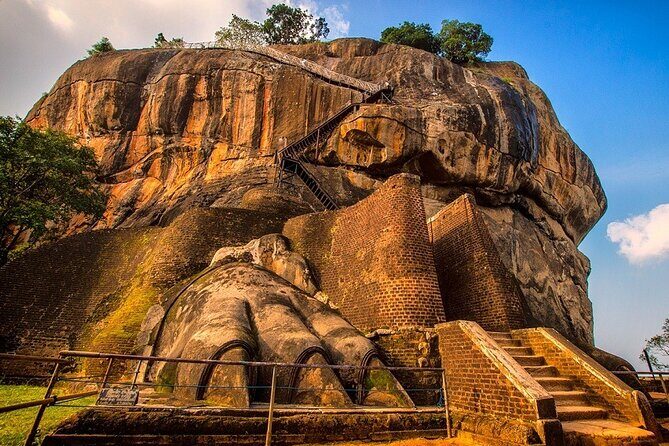 Excursion to Ancient Historical Mirages (SIGIRYA & DAMBULLA) - Who Should Consider This Tour?