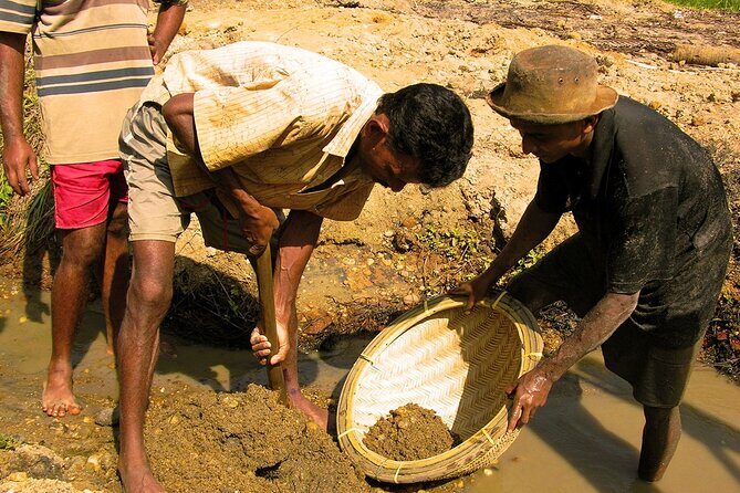 Explore Gem Mines in Rathnapura from Wadduwa - Who Should Consider This Tour?