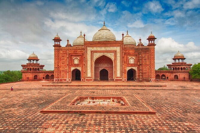 From Delhi: Taj Mahal and Agra Fort Private Tour By Car - Visiting the Taj Mahal: A 2-Hour Wonder