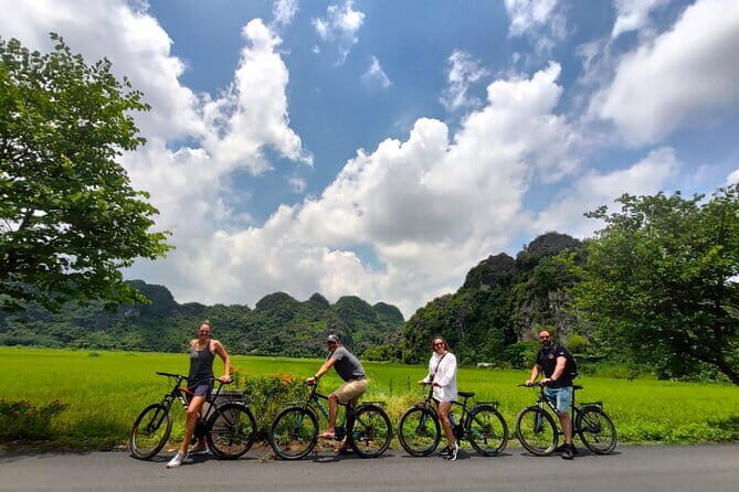 From Hanoi: Small Group Tour 11 pax: Hoa Lu, Tam Coc, Mua Caves - Who Should Consider This Tour?