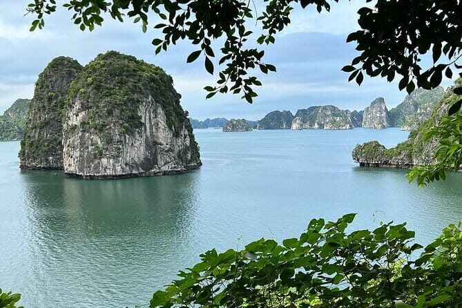 From Hanoi to Ninh Binh and Bai Tu Long Cruise 4 days 3 nights - Who is this tour best suited for?
