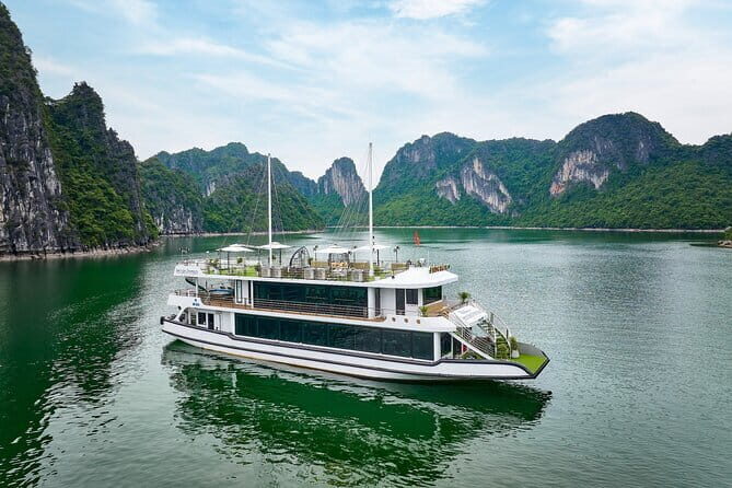 From Harbor: Luxury Halong Bay Cruise with Buffet Lunch & kayak - Starting Point and Initial Cruise