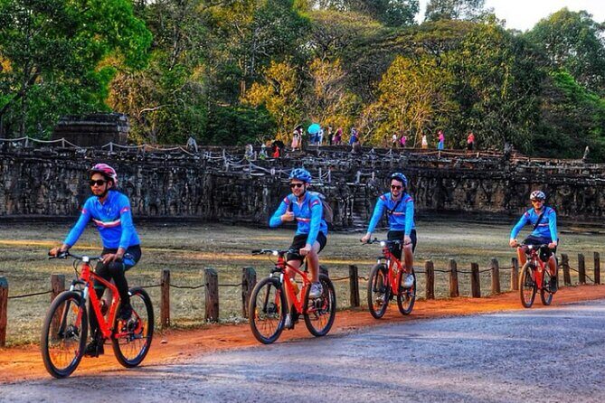 Full Day Guided Bike Tour in Angkor Wat and Siem Reap - Insights from Reviewers & Personal Touches