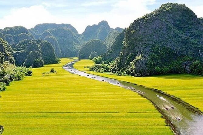Full Day Guided Tour in Hoa Lu, Tam Coc, Mua Cave from Hanoi - Who Will Love This Tour?