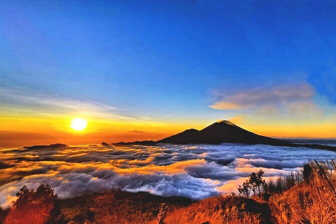 Full day Mount Batur Sunrise Trekking Tour Private - The Itinerary Breakdown: From Dawn to Coffee