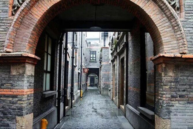 Full-Day Private Guided Tour of Shanghai Main Attractions - Who Should Book This Tour?