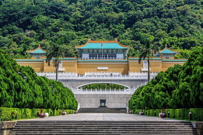 Full Day Private History Tour in Taipei City - The National Palace Museum: A Treasure Trove of Chinese Art
