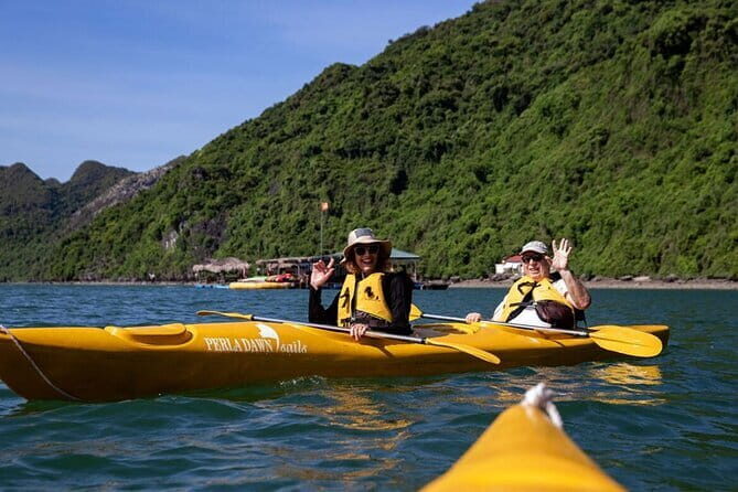 Full-day private trip Bai Tu Long Bay: Discover hidden treasures - An in-depth look at the experience