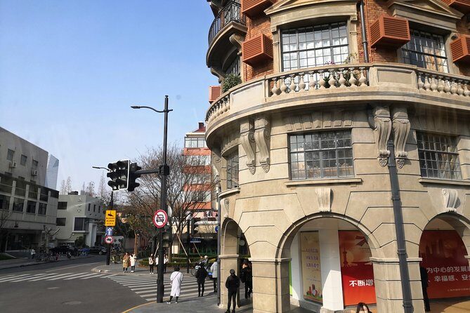 Full-Day Shanghai Private Tour with Pickup and Dim-sum Lunch - Shanghai Museum of Arts and Crafts: A Cultural Treasure