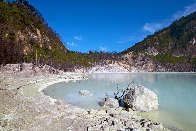 Full-Day Tour to Bandung White Crater,Lake and Tea Plantation - Transportation and Guide Experience
