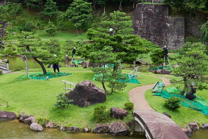 Full Day Tour to the Historical Castle Town of Kanazawa - The Gardens and Castle: Nature and Nobility