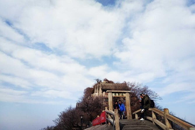 Full Day Xi'an Private Tour of Huashan Mountain Adventure - Who Is This Tour Best For?