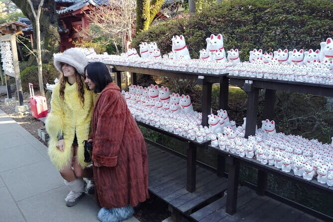 Gotokuji Temple Walking Tour with Numerous cat statues - The Experience from a Traveler’s Perspective