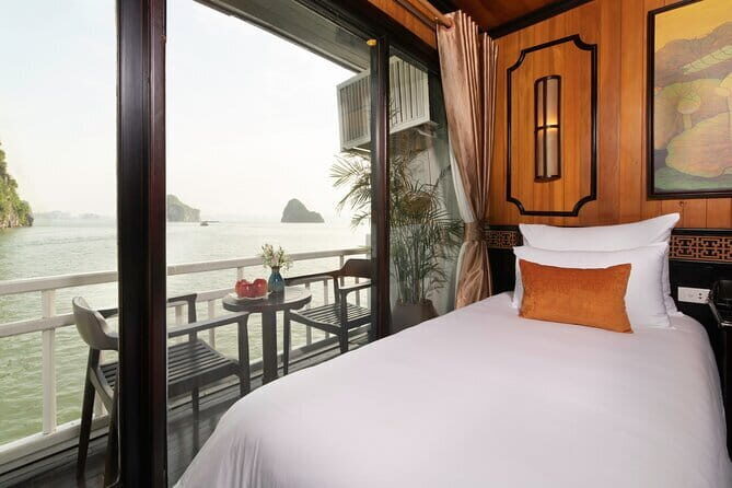 Gratiot Boutique Cruise Elegant 2 Day Halong Bay Escape - What Makes This Tour Stand Out?