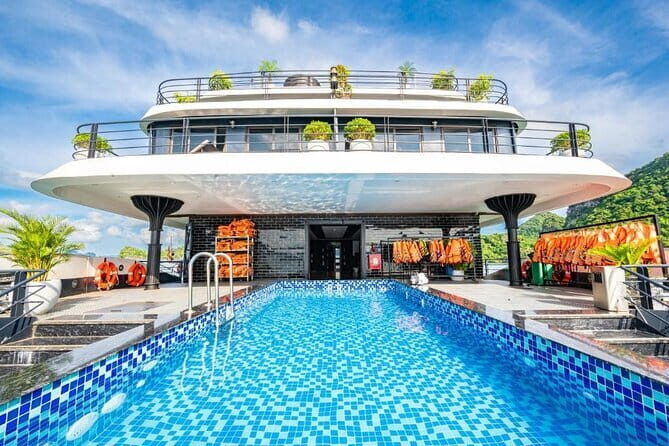 Gratiot Boutique Cruise Elegant 2 Day Halong Bay Escape - Exploring the Itinerary