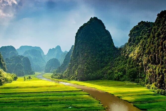 Guided Full Day Tour in Ninh Binh , HoaLu, Trang An, Mua Cave - Who Should Consider This Tour?