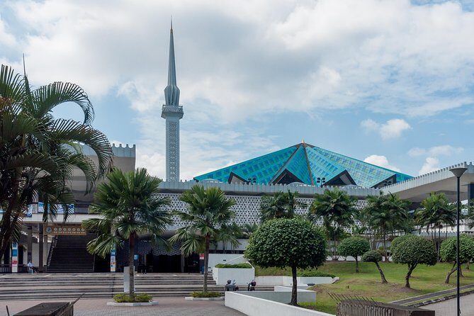 Guided Kuala Lumpur Half-day 11 Top Most Attractions City Tour - The Majesty of the Istana Negara
