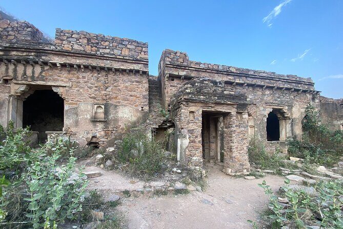 Guided Tour: India's Most Haunted Village-Bhangarh With Entry Fee - What the Tour Includes and Excludes