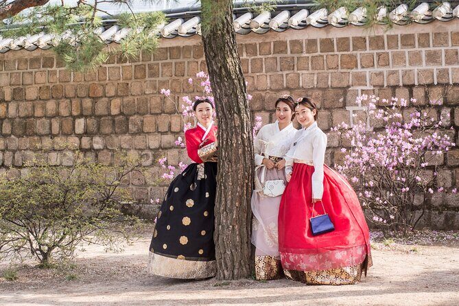 Gyeongbokgung Palace Hanbok Rental Experience Hanboknam () - FAQs