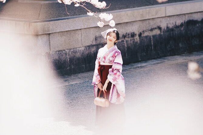 Hakama for an unforgettable graduation - Who Would Love This Experience?