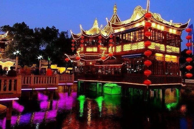 Half day Private Customized Shanghai City Highlights with Night River Cruise - Strolling along The Bund