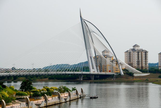 Half-Day Putrajaya 8 Attractions City Tour - How the Tour Works: Logistics & Practicalities