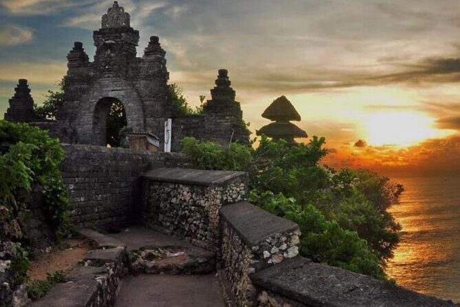 Half Day Tour - Uluwatu temple - Kecak dance - Jimbaran dinner - Exploring the Itinerary in Detail