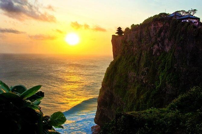 Half Day: Uluwatu Temple,KECAK FIRE DANCE Evening Tour & Jimbaran SEAFOOD Dinner - Discovering Bali’s Highlights in a Half-Day