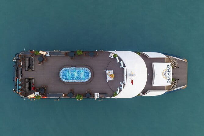 Hanoi : Halong Bay Deluxe 5 Star Cruise with Jacuzzi , Local food - What Makes This Cruise Stand Out?