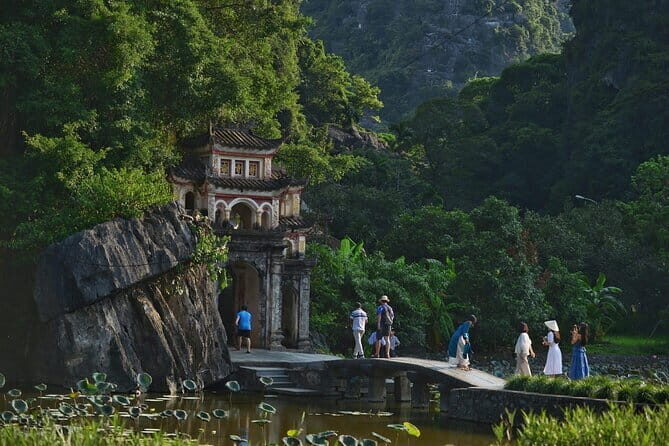 Hanoi-Ninh Binh Highlights: Hoa Lu, Mua Caves, Tam Coc, Bich Dong - Authentic Experiences and Genuine Insights