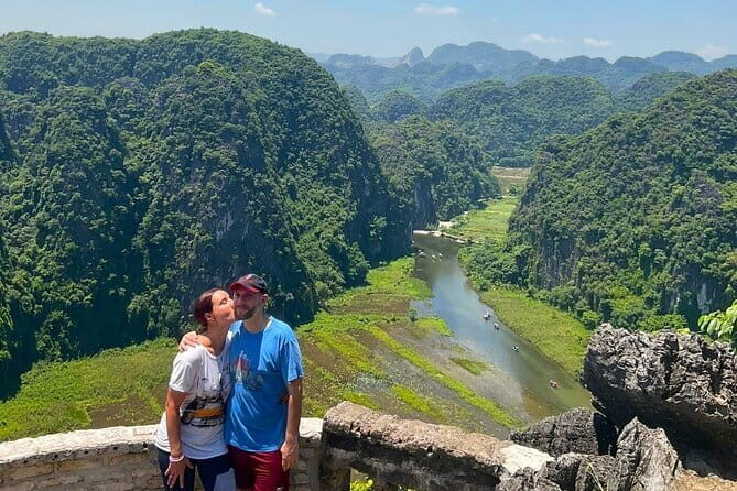 Hanoi: Private Tour to Mua Caves, Local Family, Tam Coc, Hoa Lu - Who is this tour best suited for?
