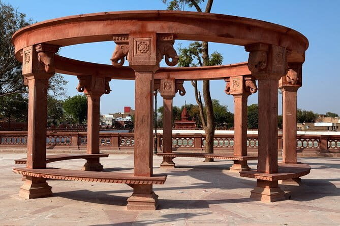 Heritage & Cultural Trails of Bikaner (2 Hours Guided Walking Tour) - What Travelers Can Expect to See and Do