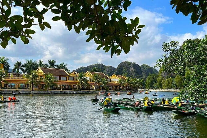 Hidden Gems Ninh Binh Luxury Tour: Tam Coc, Hoa Lu, Local Family - The Itinerary in Detail: What You Can Expect
