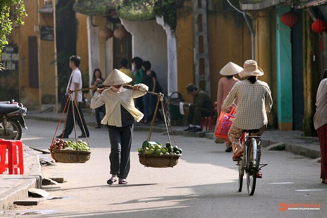 Hoi An Local Food by Motorbike and Teh Dar Bamboo Circus Show - The Ride Through Hoi An’s Old Streets