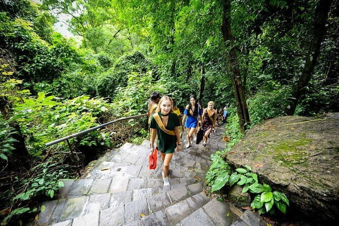 Hue to Paradise Cave Adventure Full Day Tour on Even Days - Quang Tri and La Vang Holy Land: A Historical Perspective