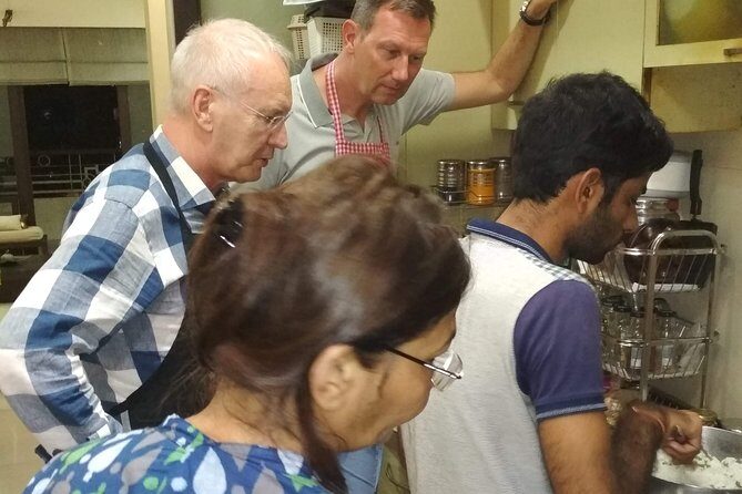 Indian cusine demonstration cum hands on with Hi Tea / Dinner at a Family home - Practical Tips for Participants