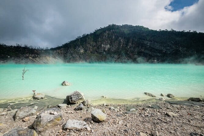 Jakarta Volcano White Crater and Natural Hot Spring in West Java - Who Is This Tour Best For?
