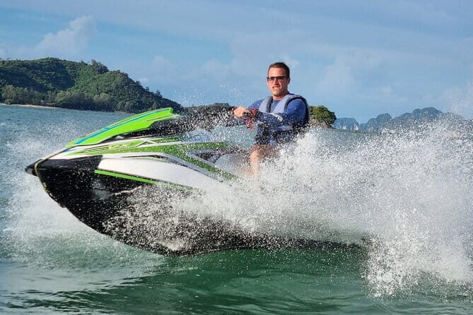 Jetskiing on Patong Bay - Jetskiing on Patong Bay: A Thrilling Water Adventure with a Scenic Twist