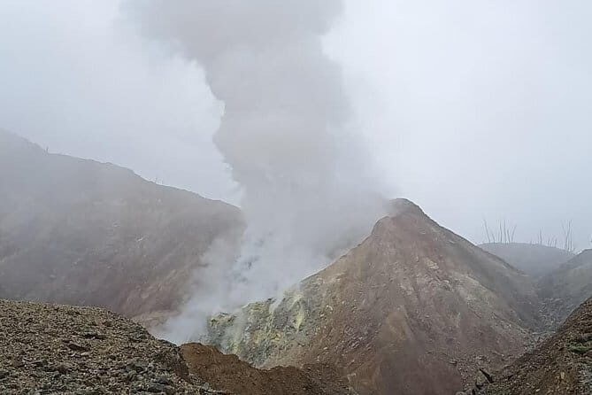 Kawah putih tour - 2D.1N including Papandayan volcano and Kampung Naga - Exploring the Kawah Putih Tour in Depth