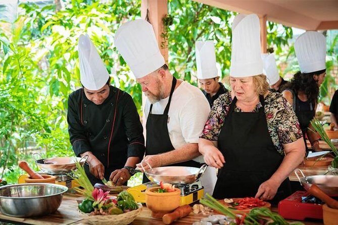 Khmer Private Cooking Class at a Local's Home - Who Should Book This Experience?