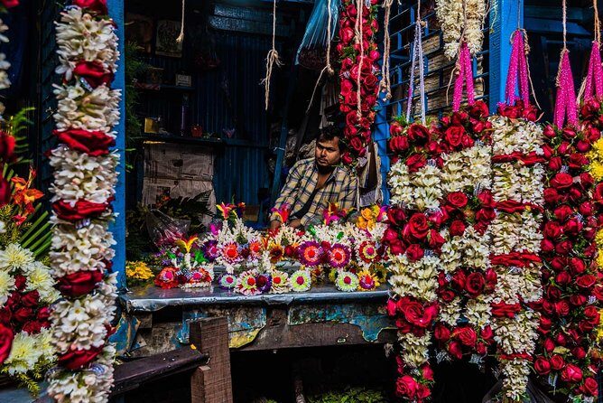 Kolkata Half Day Sightseeing Tour - Visiting Jain Swetamber Dadajika Temple