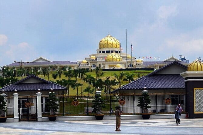 Kuala Lumpur Full Day City Tour with Petronas Twin Tower Tickets - Who Is This Tour Best Suited For?