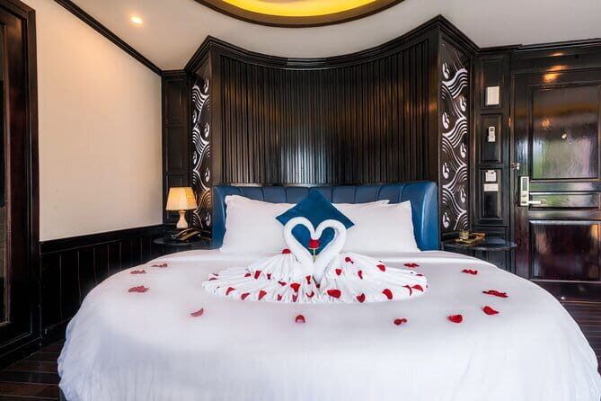 Lava Luxury Cruise 2 days/ 1 night - Who Is This Cruise Best Suited For?