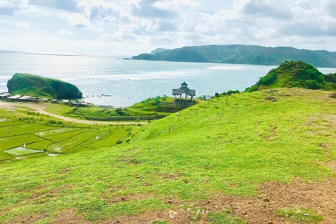 Lombok South Beach and Traditional Village Tour - Quality, Comfort, and Practicality