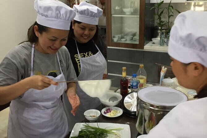 Lunch Time In Da Nang: Market Tour And Cooking Class - FAQs