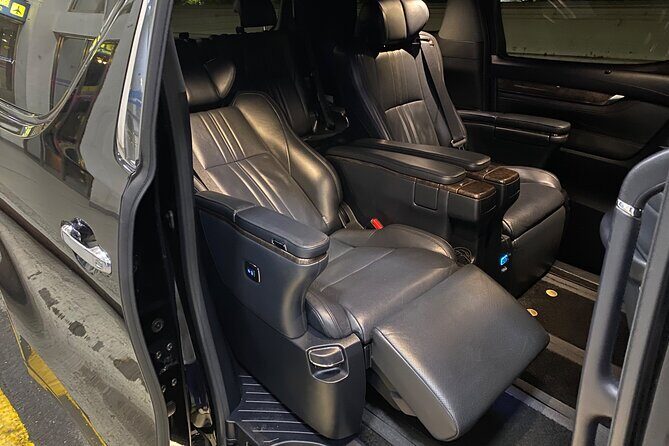 Luxury Chartered Private Transfer from Taipei to Taoyuan Airport - Who Should Consider This Service?