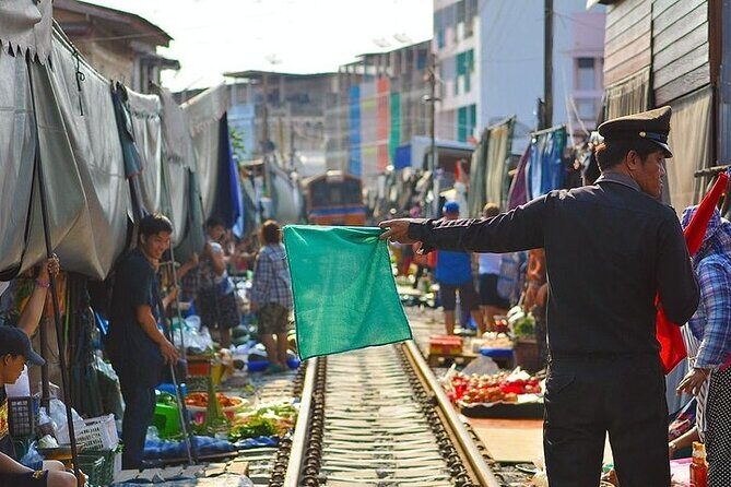 Maeklong Railway Market & Damnoensaduak Floating Market Tour (SHA Plus) - Who Will This Tour Suit?
